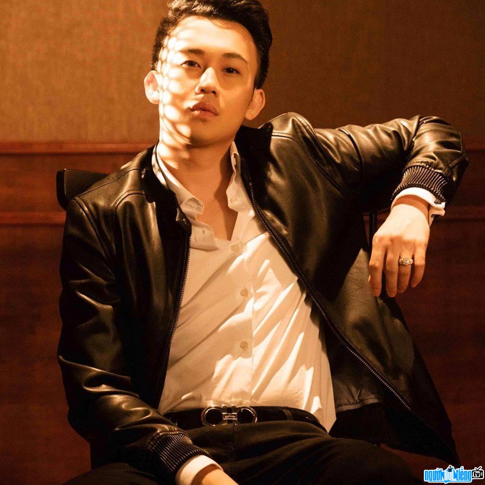 Duong Trieu Vu bieu dien