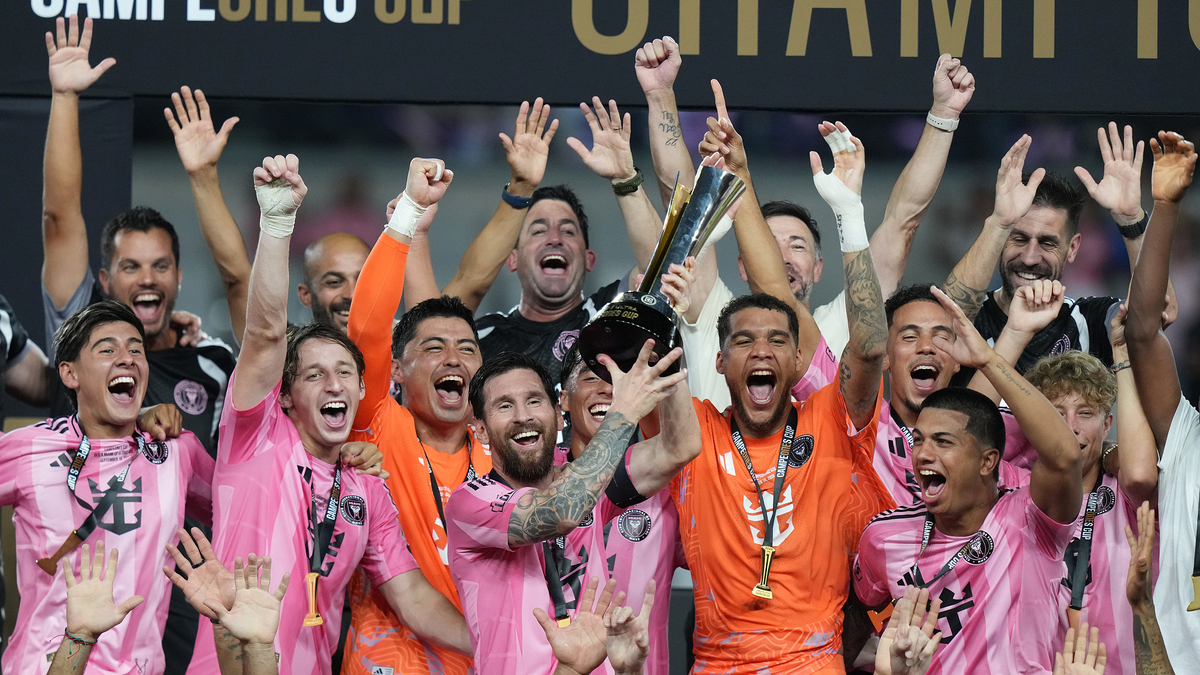 Inter Miami 2-0 Cruz Azul: Messi chạm mốc 100 bàn cho Inter Miami, ấn định Campeones Cup 2026