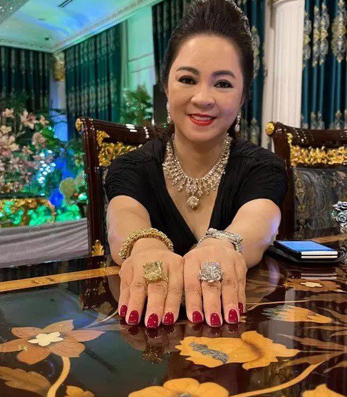 Nguyễn Phương Hằng và 'cơn địa chấn' kim cương: Từ livestream tố cáo đến đại án buôn lậu 280 tỷ